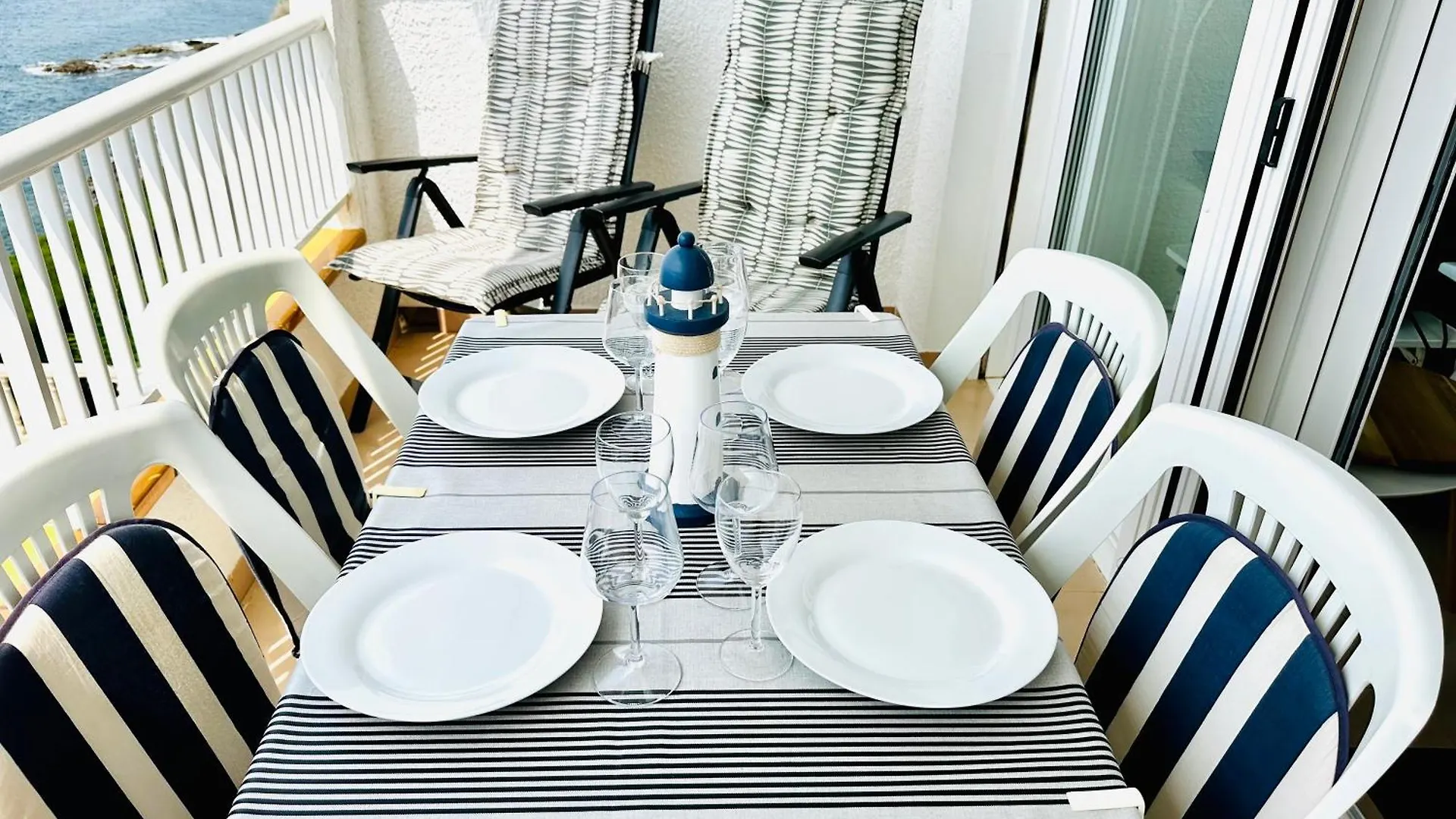 Appartement Mediterraneo B 2-6 2048 Roses Spanje
